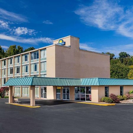 Days Inn By Wyndham Cambridge Exterior foto