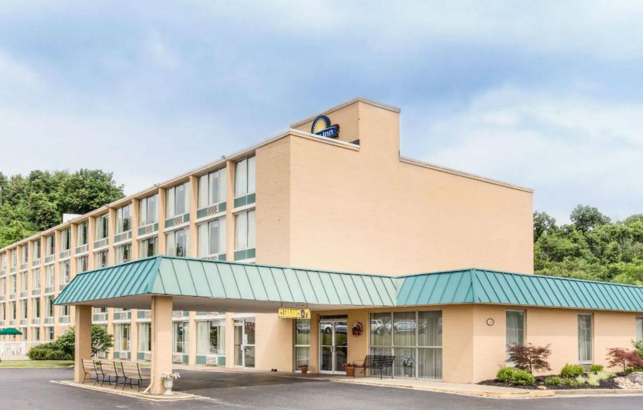 Days Inn By Wyndham Cambridge Exterior foto